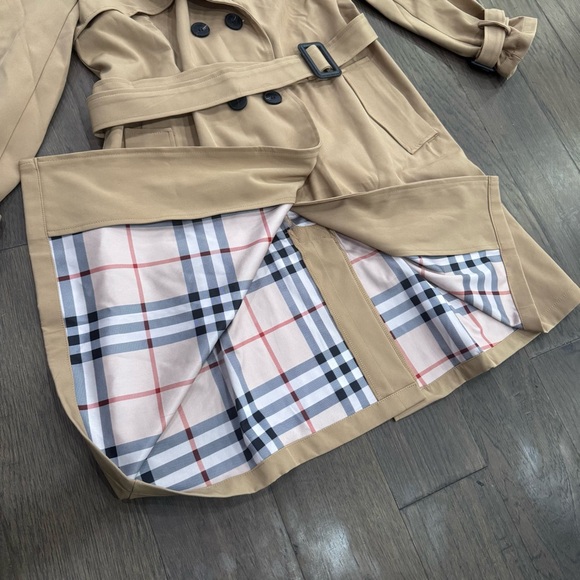 Burberry Classic Tan Trench Coat - Picture 9 of 13